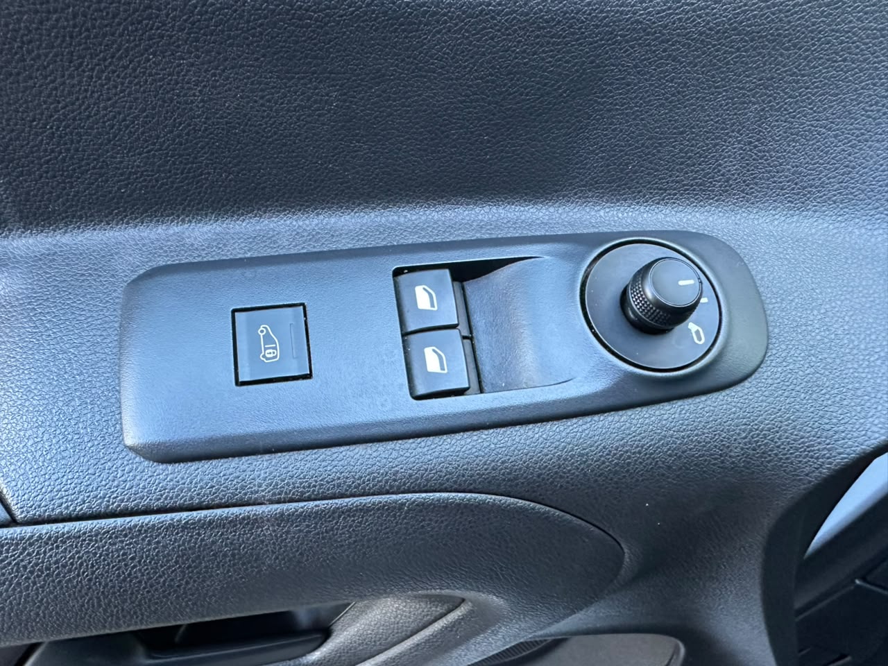 Opel Combo — foto 17 de 22