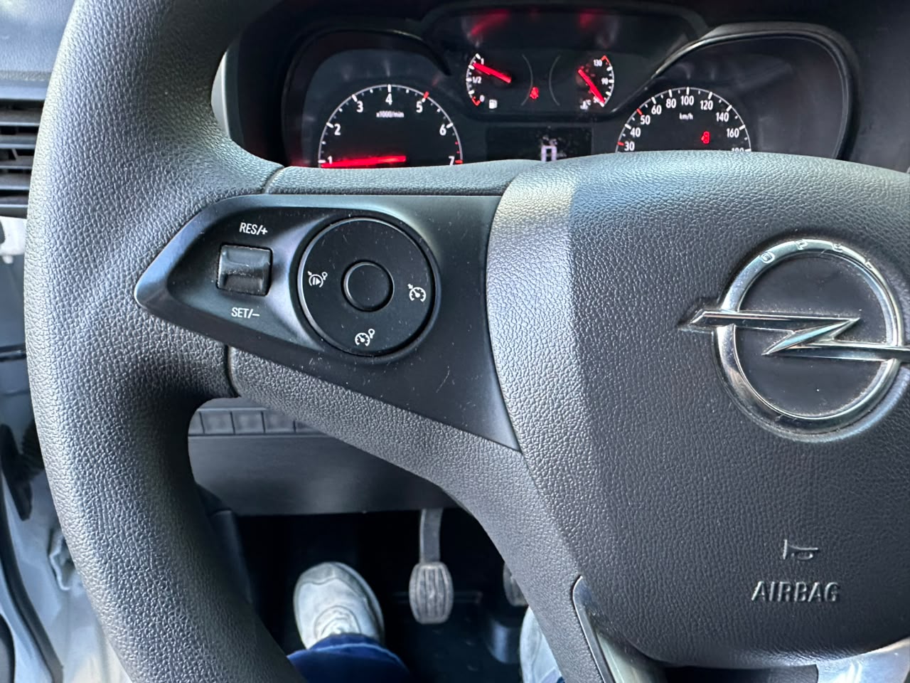 Opel Combo — foto 21 de 22