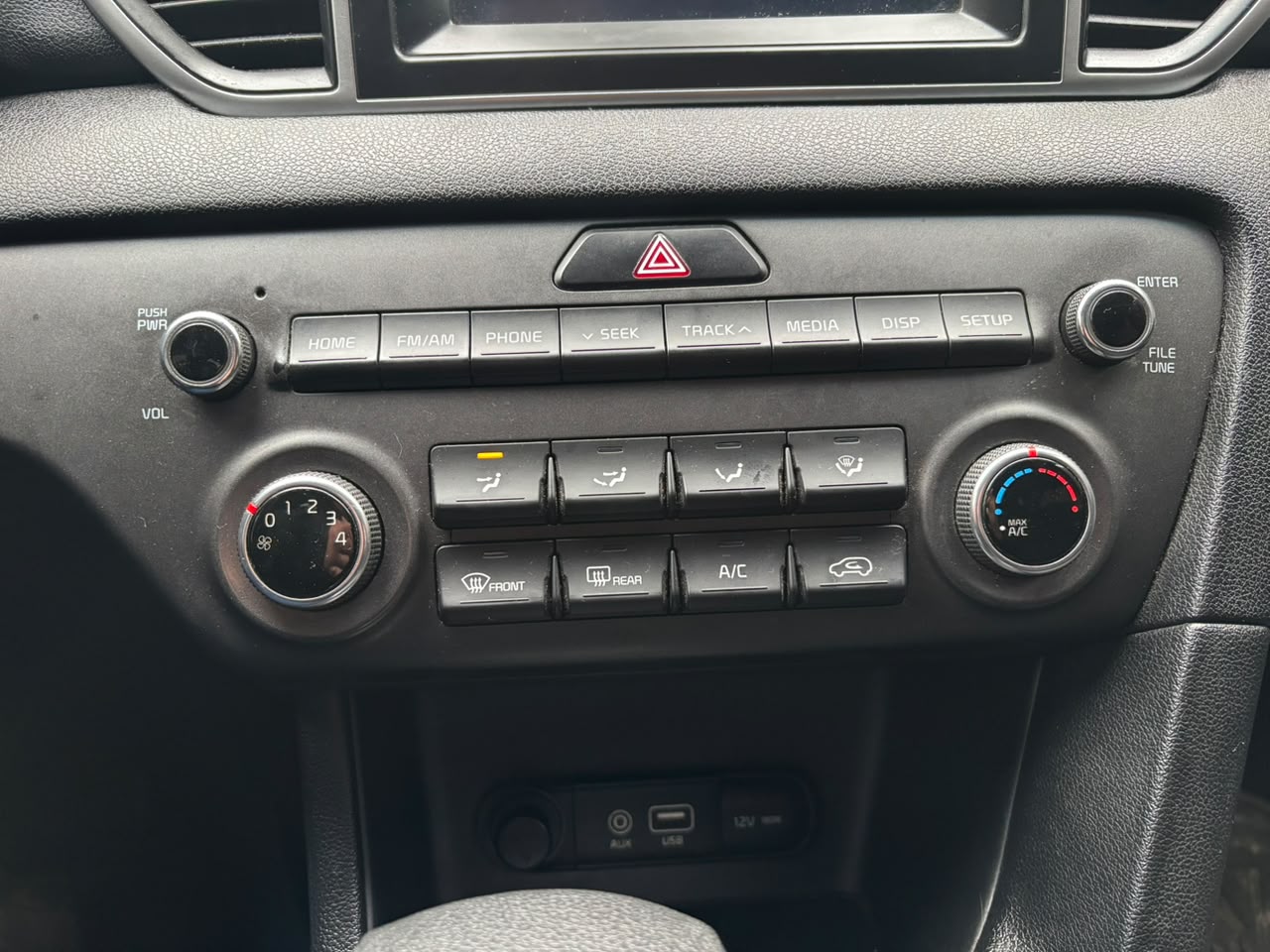 KIA Sportage — foto 22 de 29
