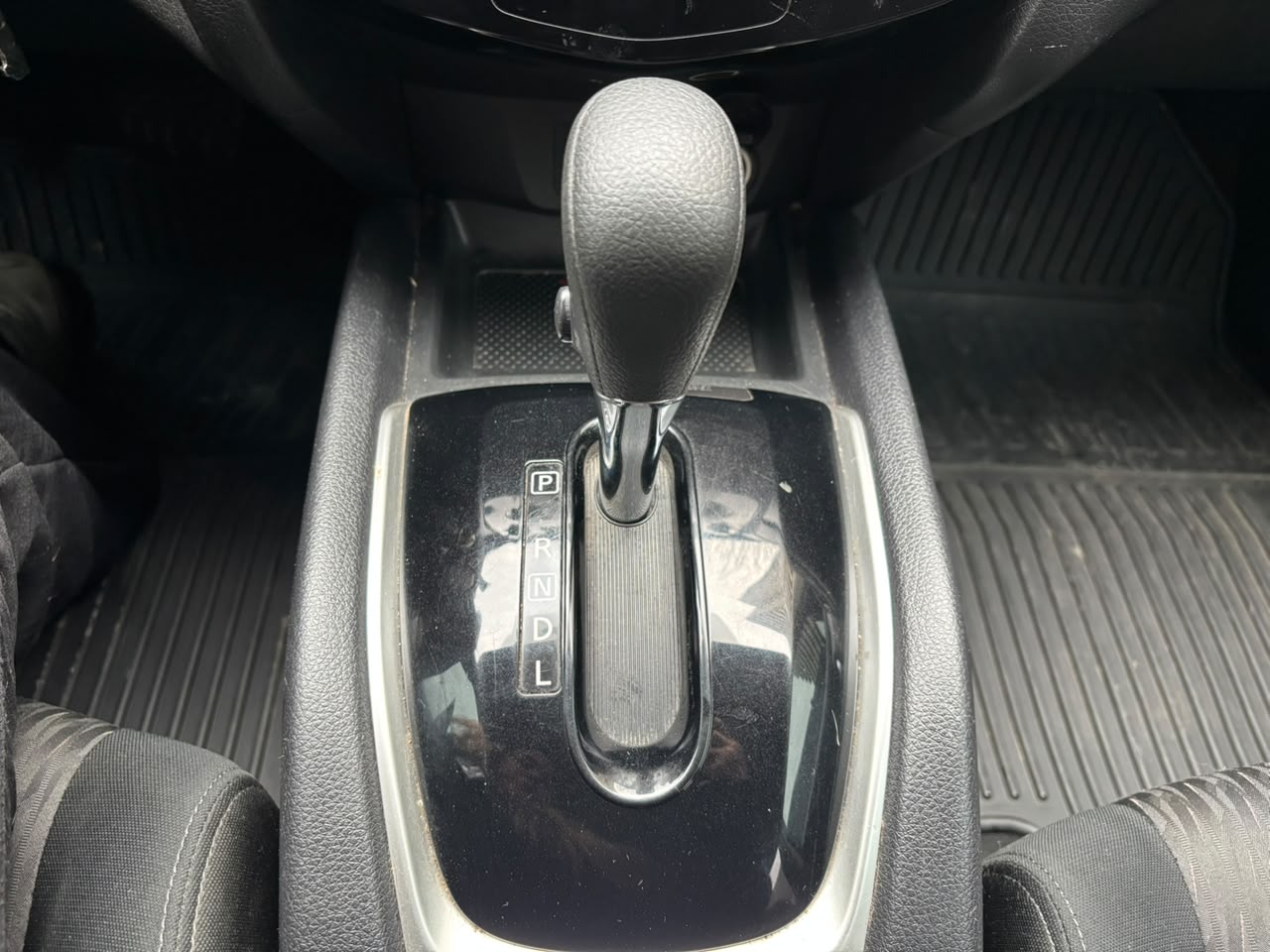 Nissan X-Trail — foto 21 de 28