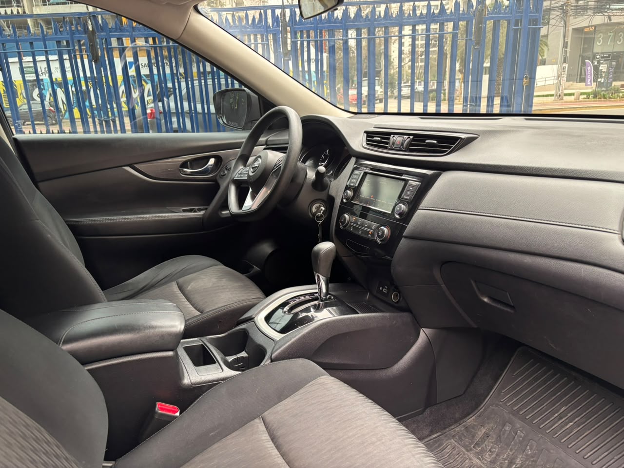Nissan X-Trail — foto 25 de 28