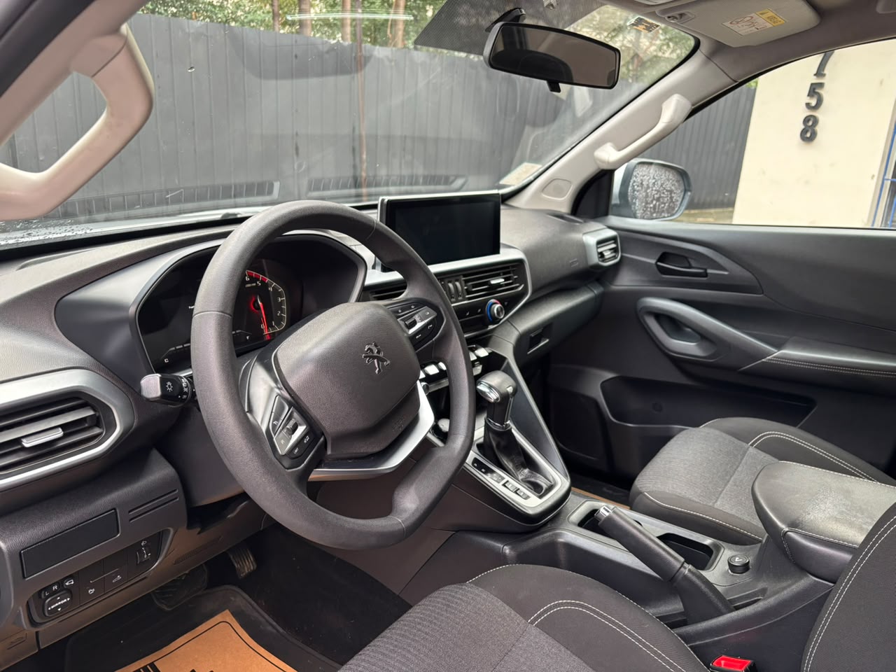 Peugeot Landtrek — foto 18 de 29