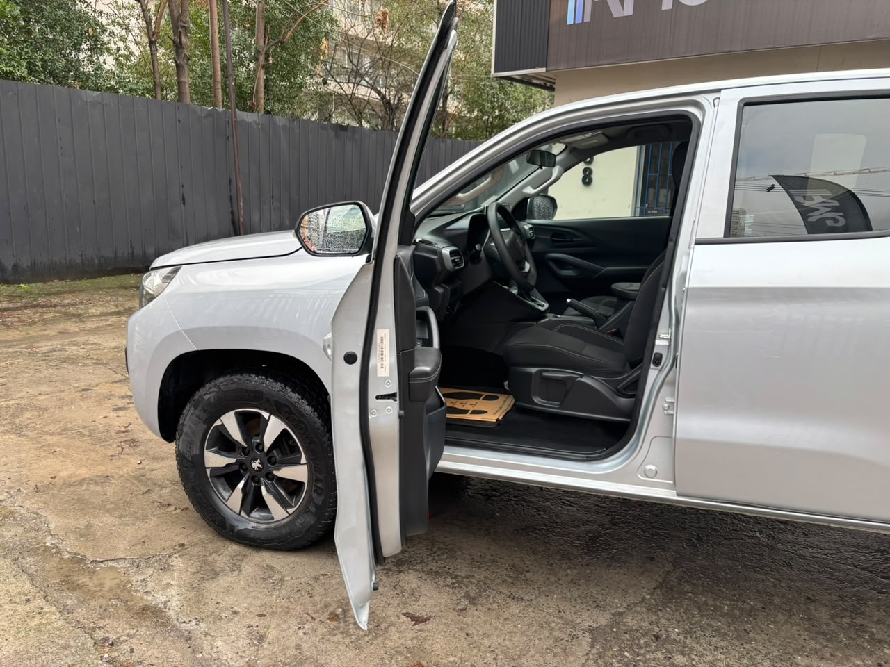 Peugeot Landtrek — foto 19 de 29
