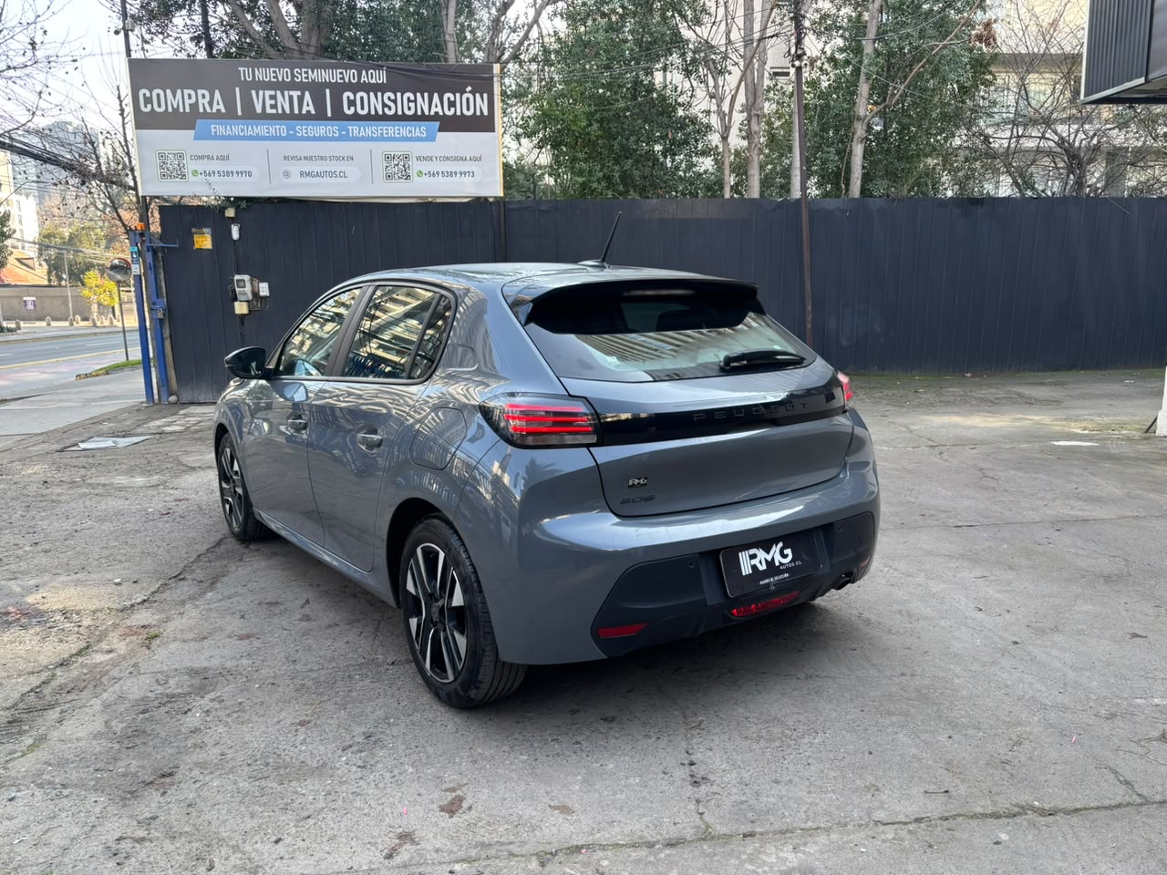 Peugeot 208 — foto 3 de 27