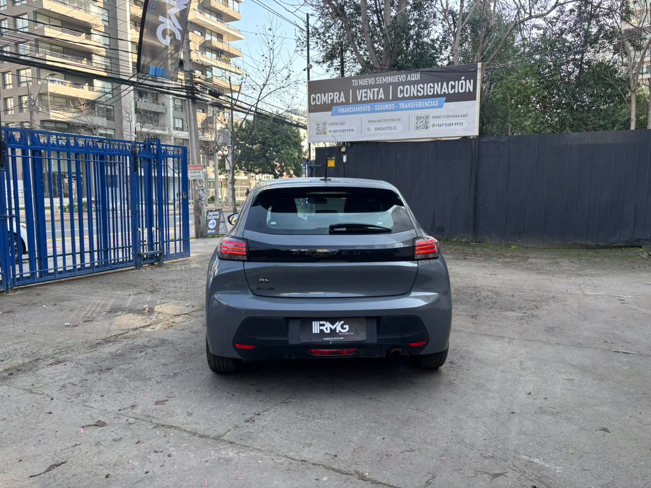 Peugeot 208 — foto 4 de 27