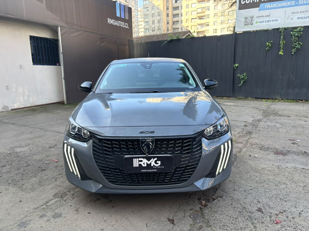 Peugeot 208 — foto 8 de 27