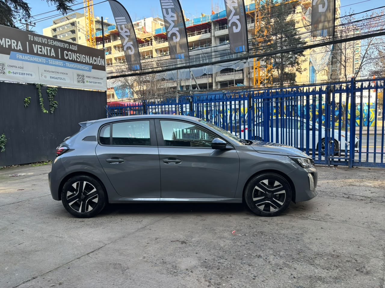 Peugeot 208 — foto 6 de 27