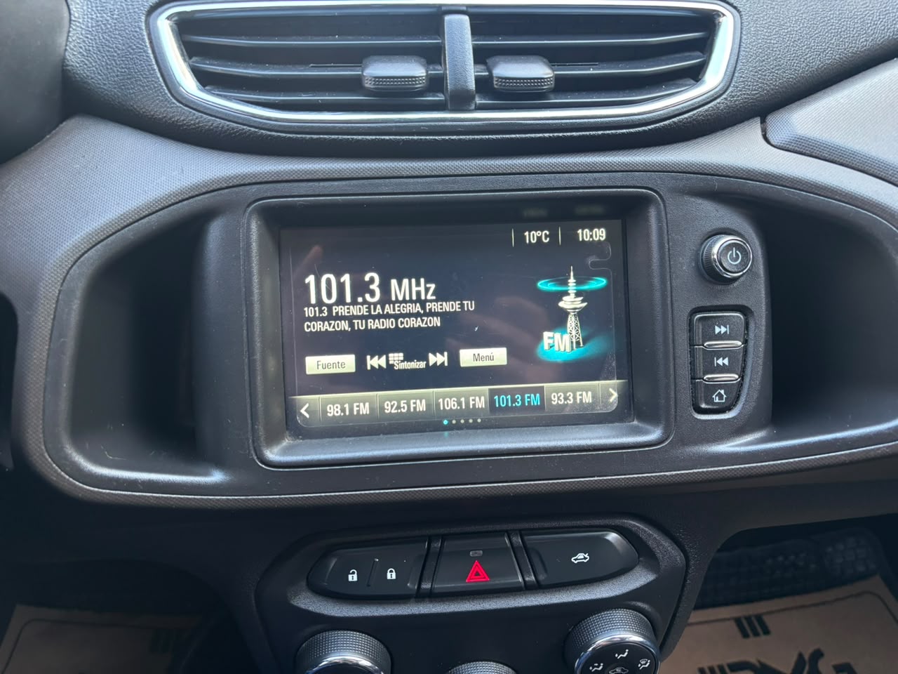 Chevrolet Prisma — foto 18 de 27