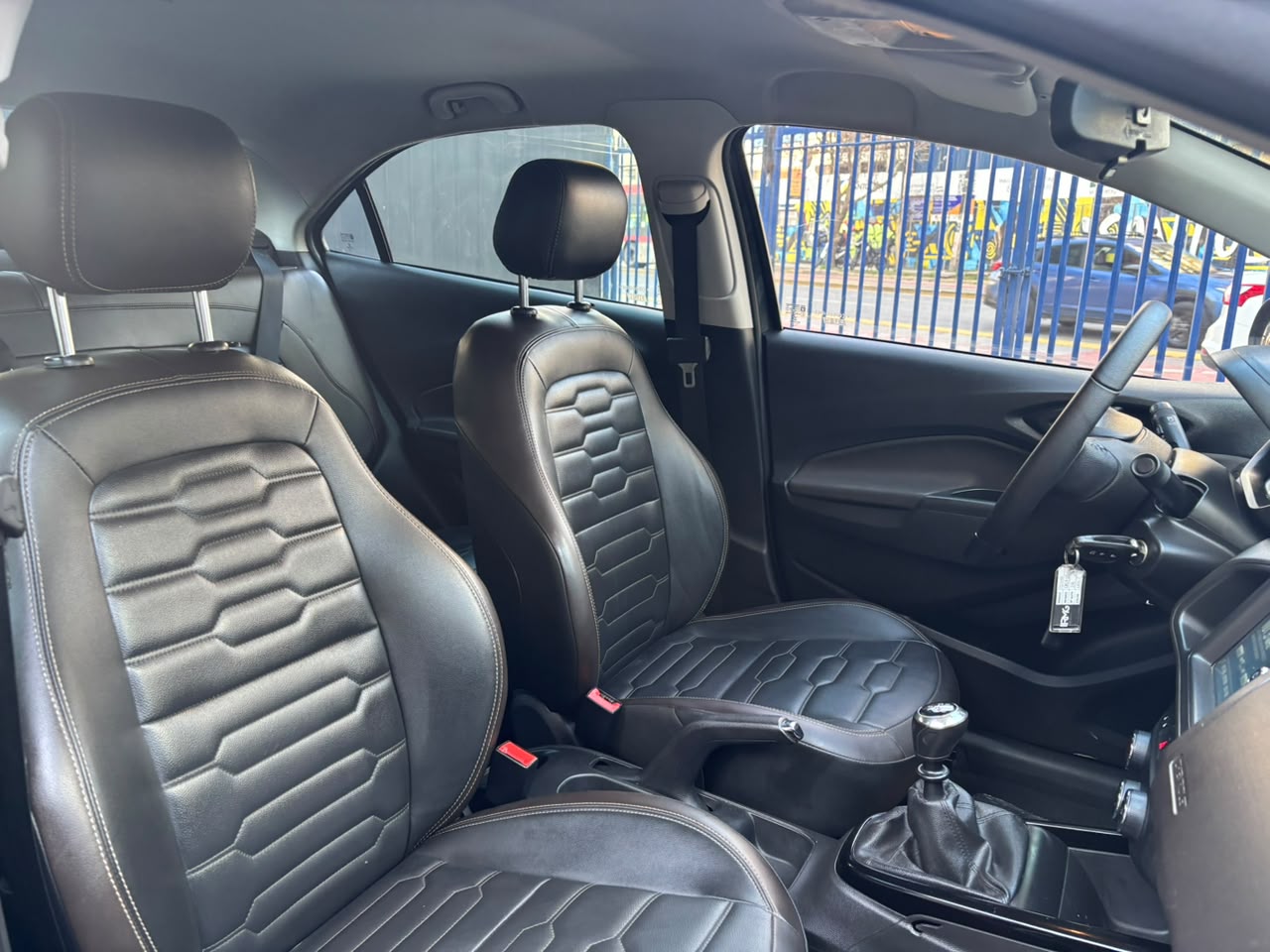 Chevrolet Prisma — foto 19 de 27