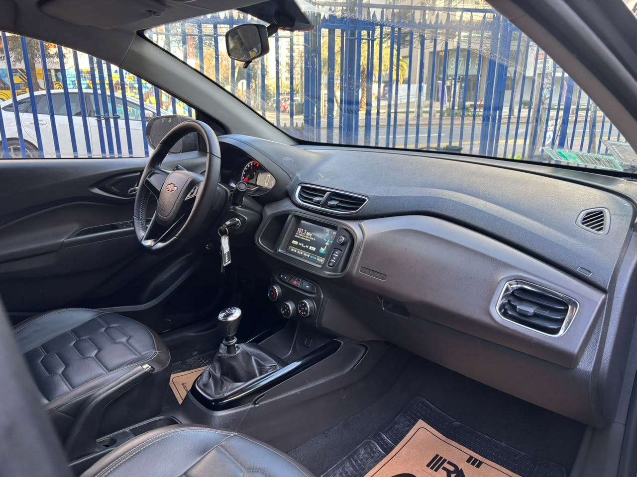 Chevrolet Prisma — foto 15 de 27