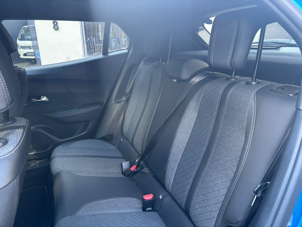 Peugeot 2008 — foto 16 de 25