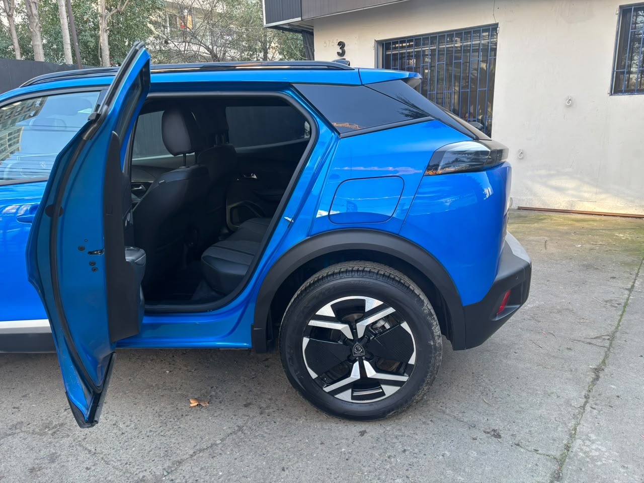 Peugeot 2008 — foto 10 de 25