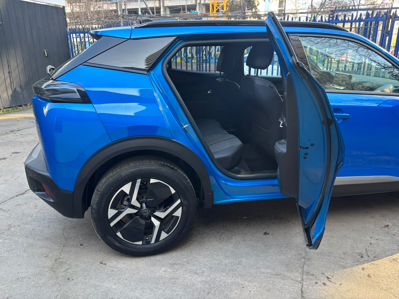 Peugeot 2008 — foto 12 de 25