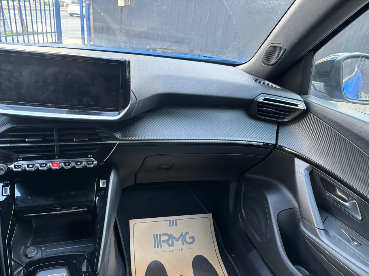 Peugeot 2008 — foto 19 de 25