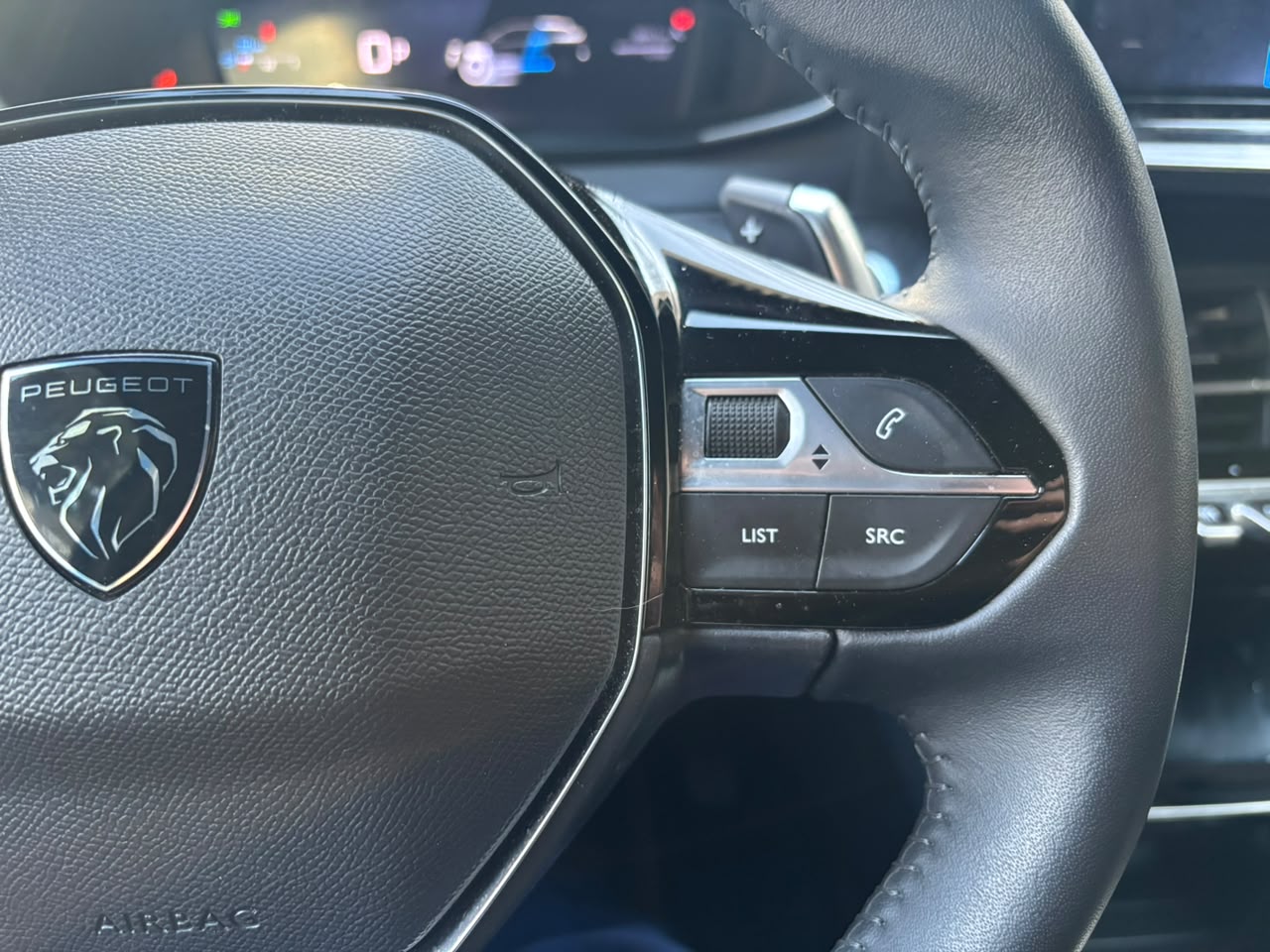 Peugeot 2008 — foto 22 de 25