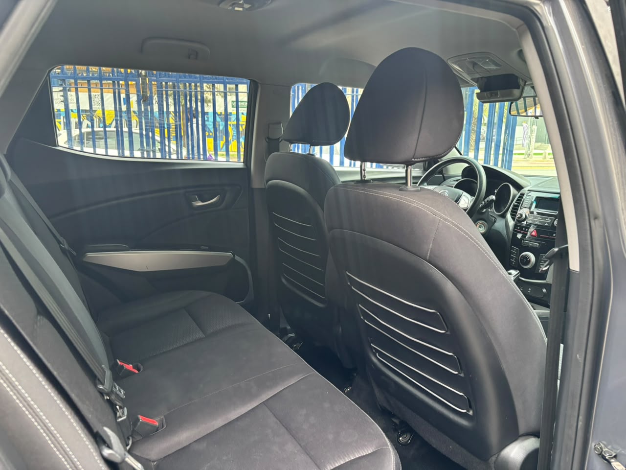 SsangYong Tivoli — foto 10 de 23
