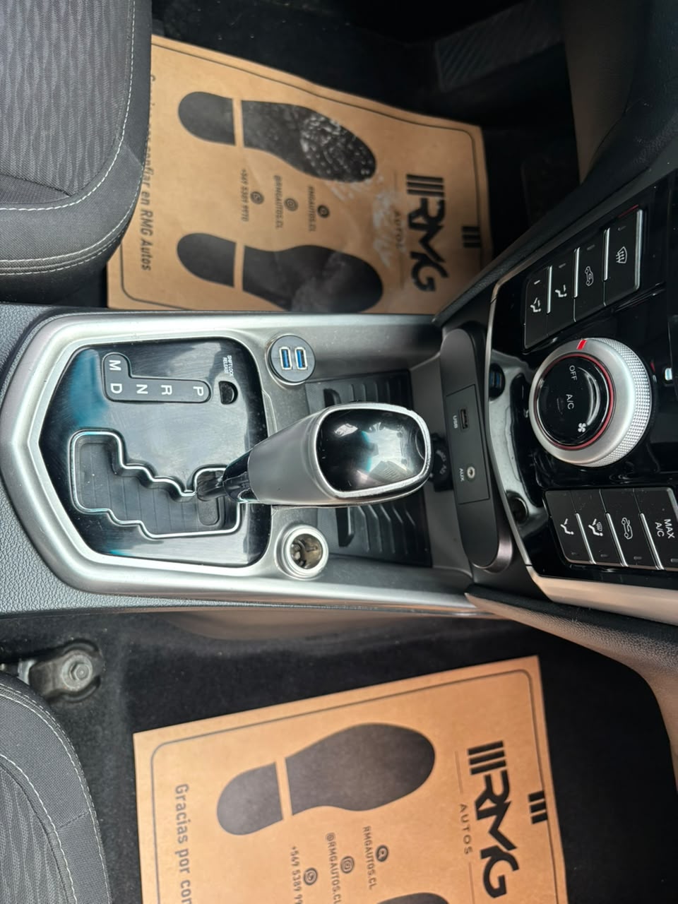 SsangYong Tivoli — foto 12 de 23