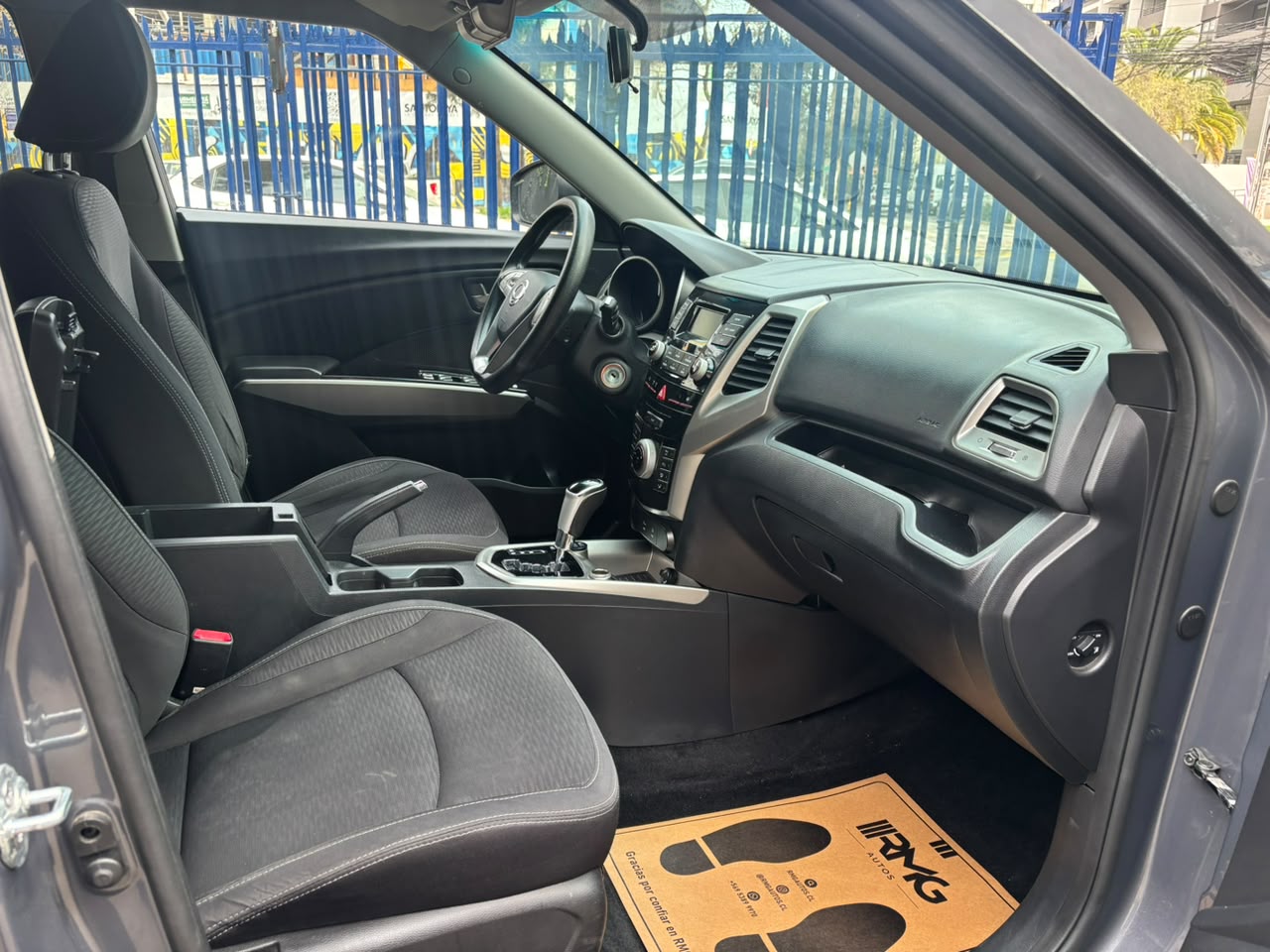 SsangYong Tivoli — foto 14 de 23