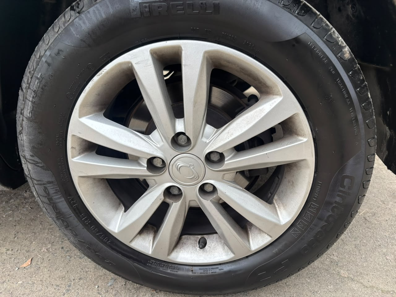 SsangYong Tivoli — foto 15 de 23