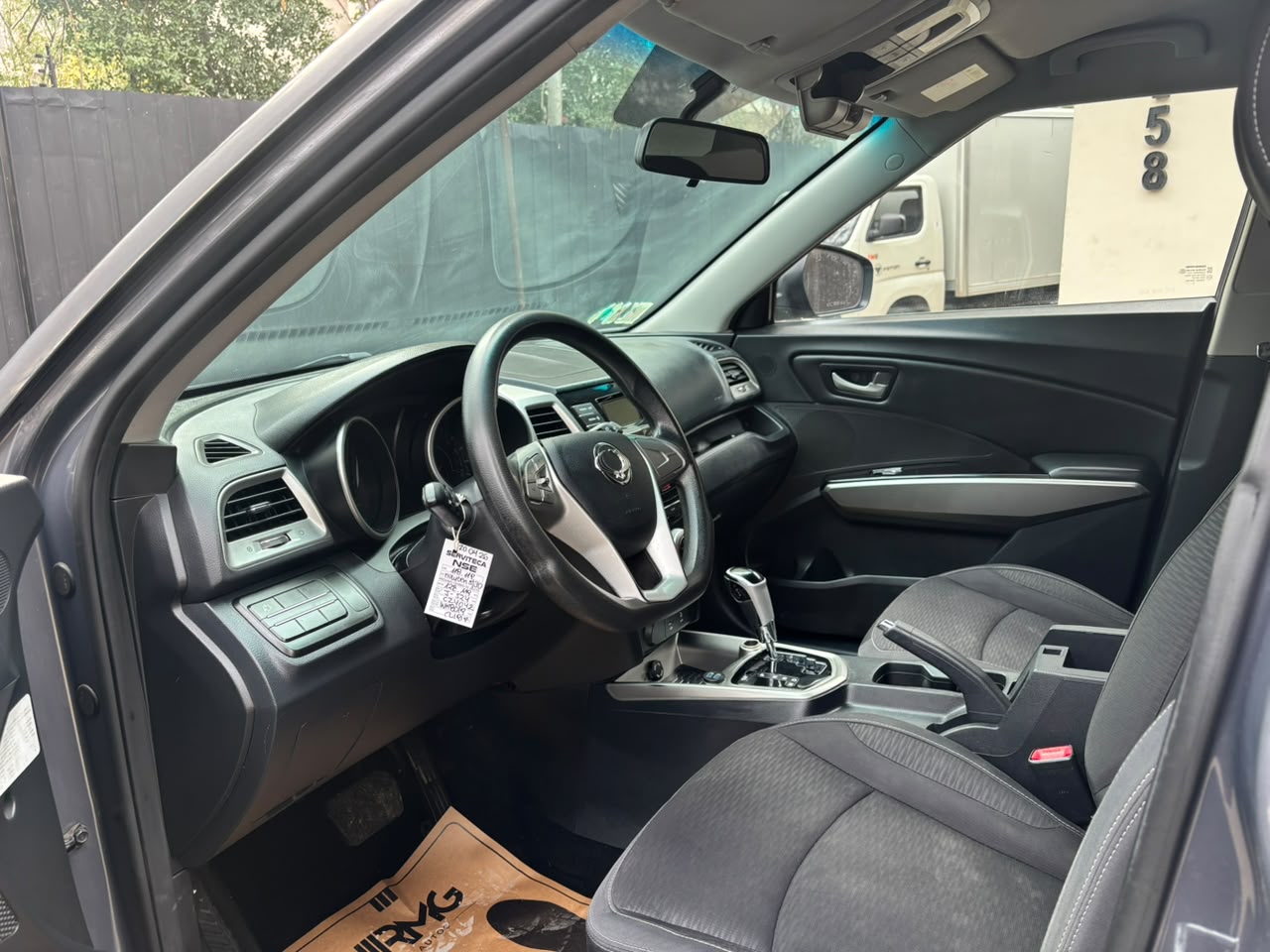 SsangYong Tivoli — foto 20 de 23