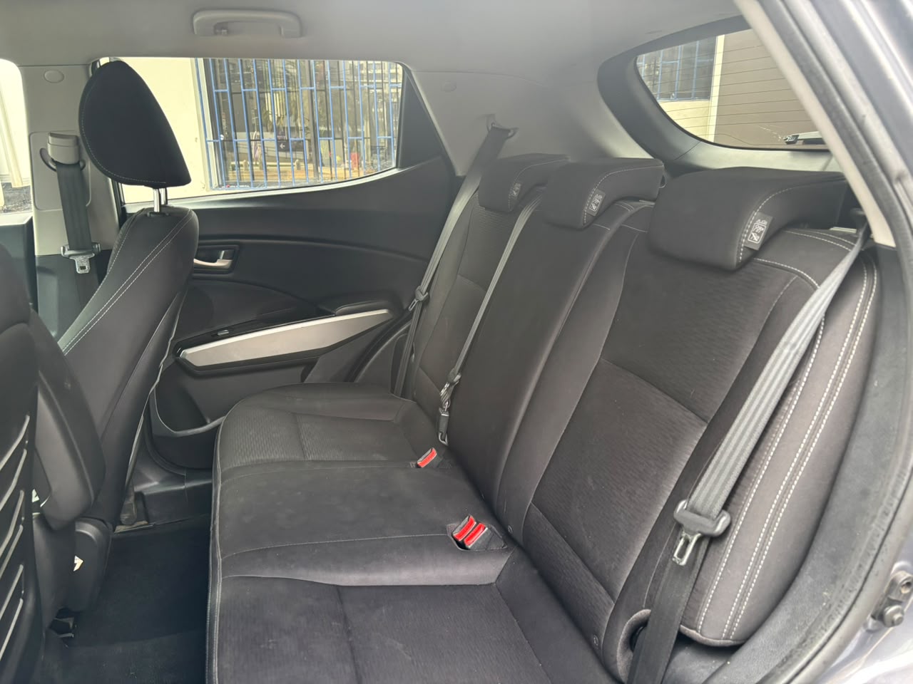 SsangYong Tivoli — foto 21 de 23