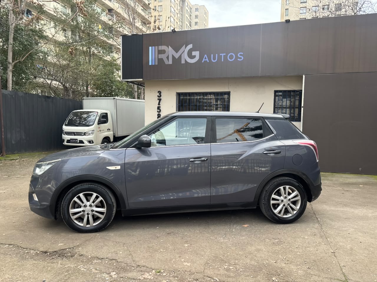 SsangYong Tivoli — foto 2 de 23