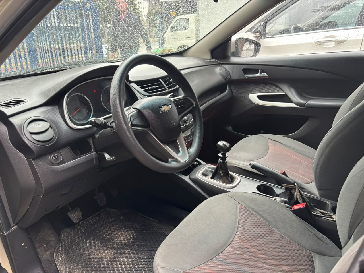 Chevrolet Sail — foto 12 de 23