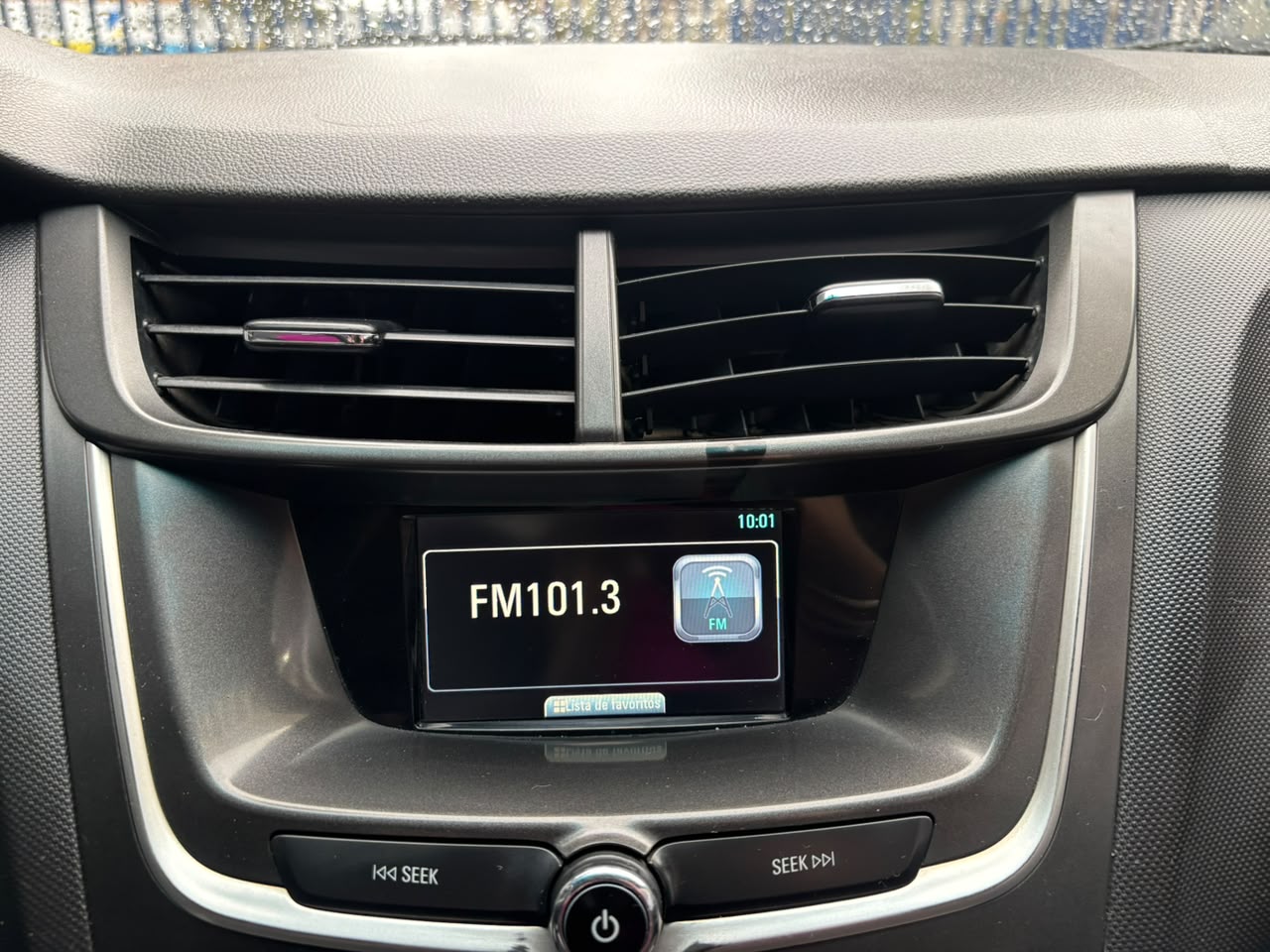 Chevrolet Sail — foto 14 de 23