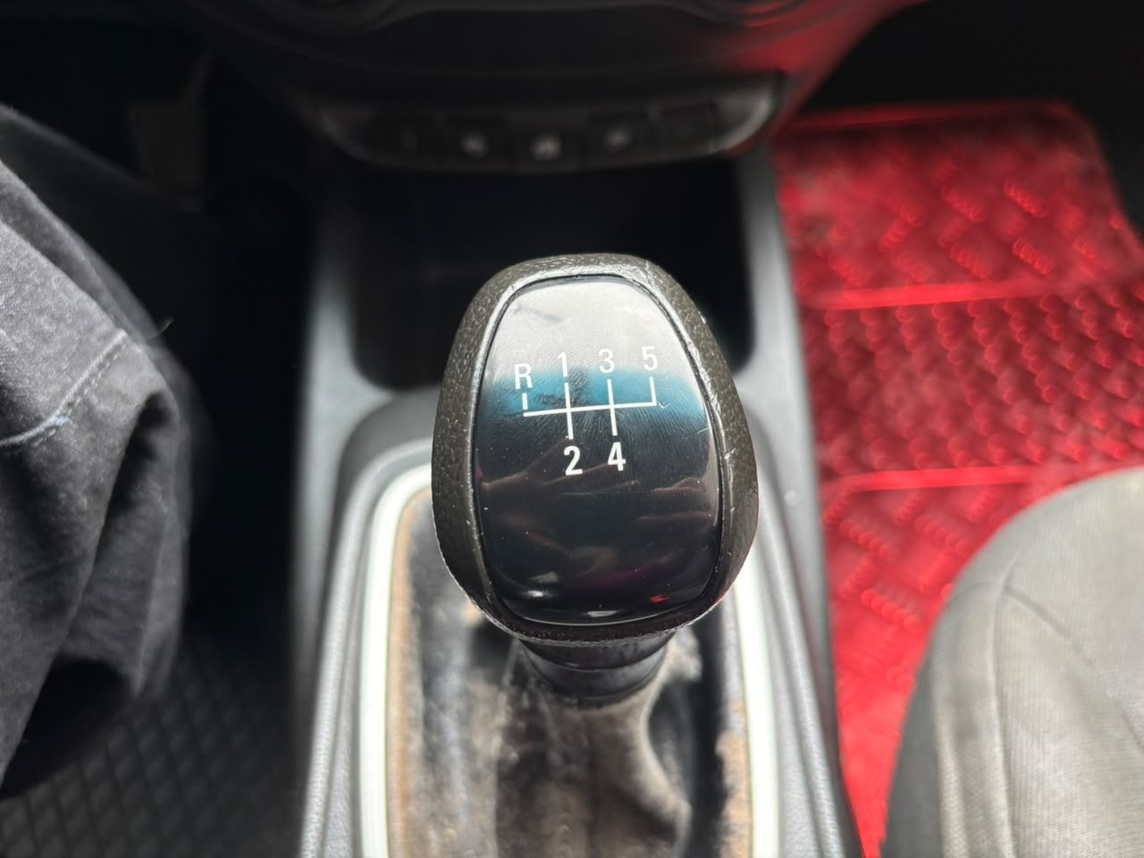 Chevrolet Sail — foto 15 de 23