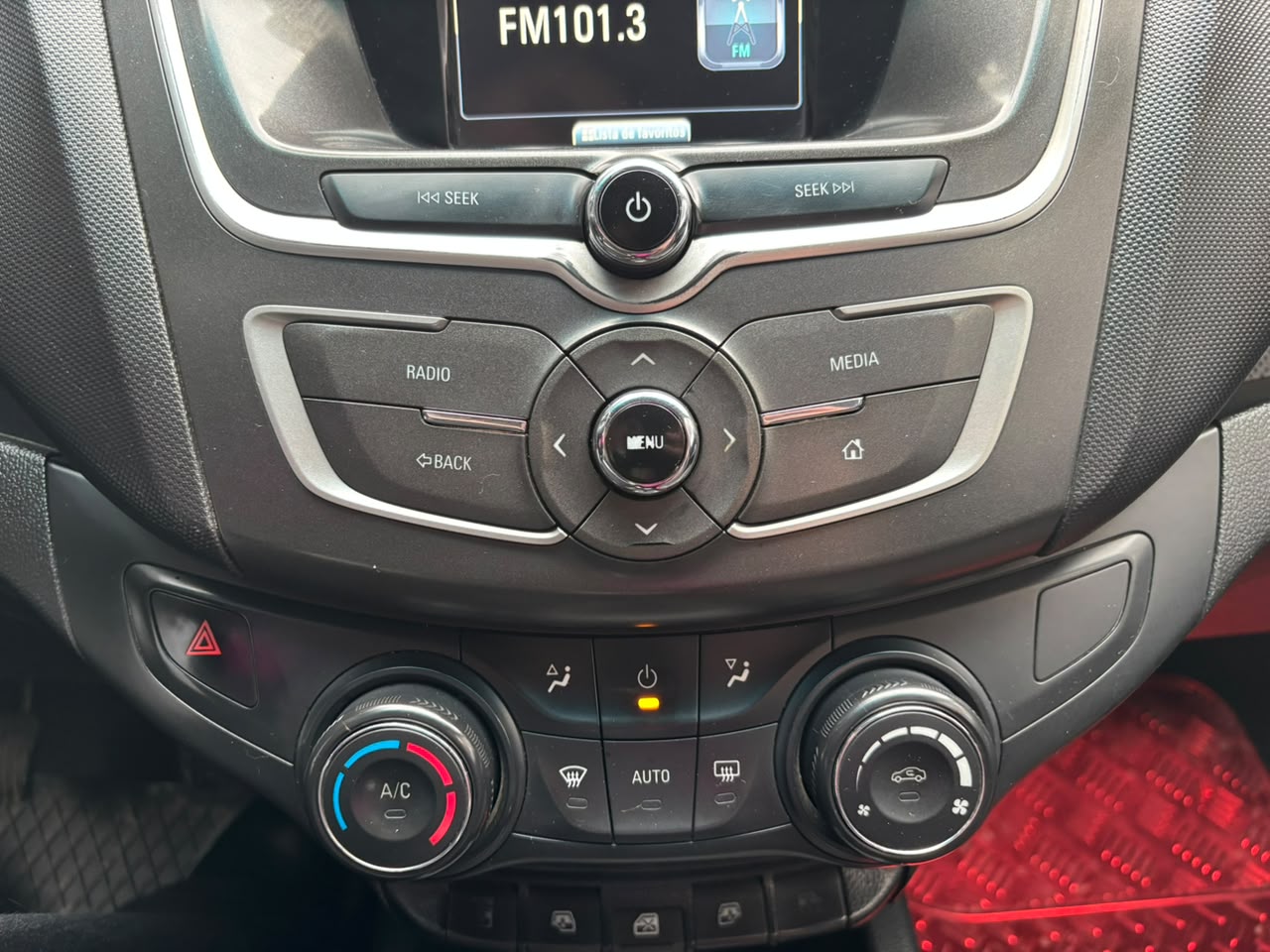 Chevrolet Sail — foto 18 de 23