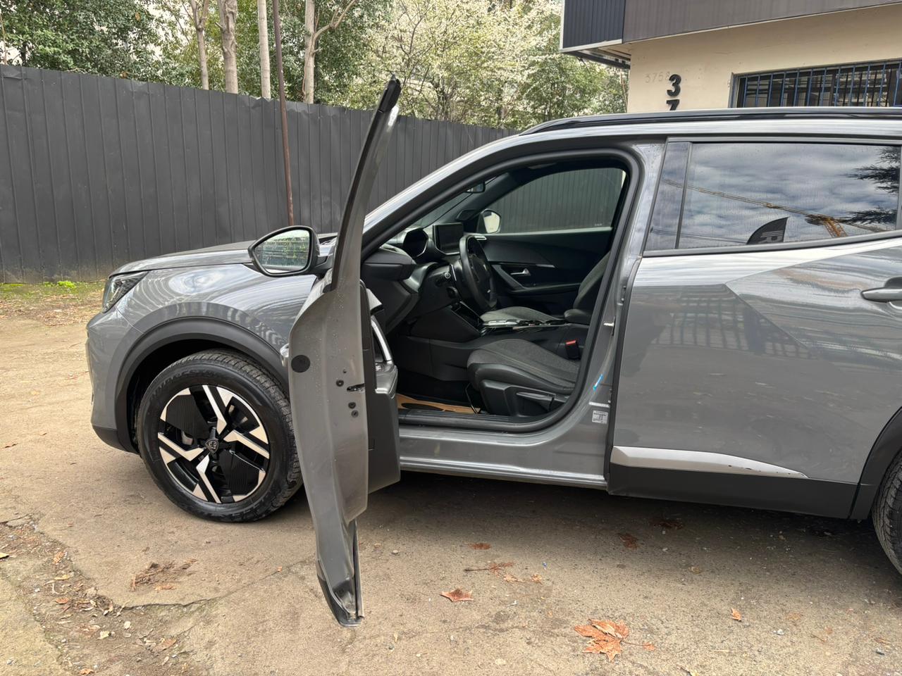 Peugeot 2008 — foto 9 de 24