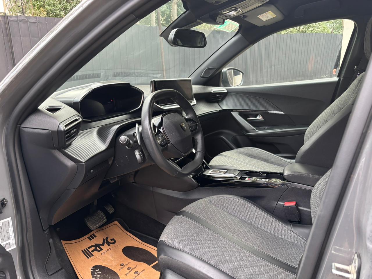 Peugeot 2008 — foto 15 de 24