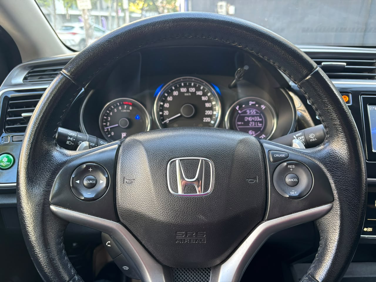 Honda City — foto 18 de 27