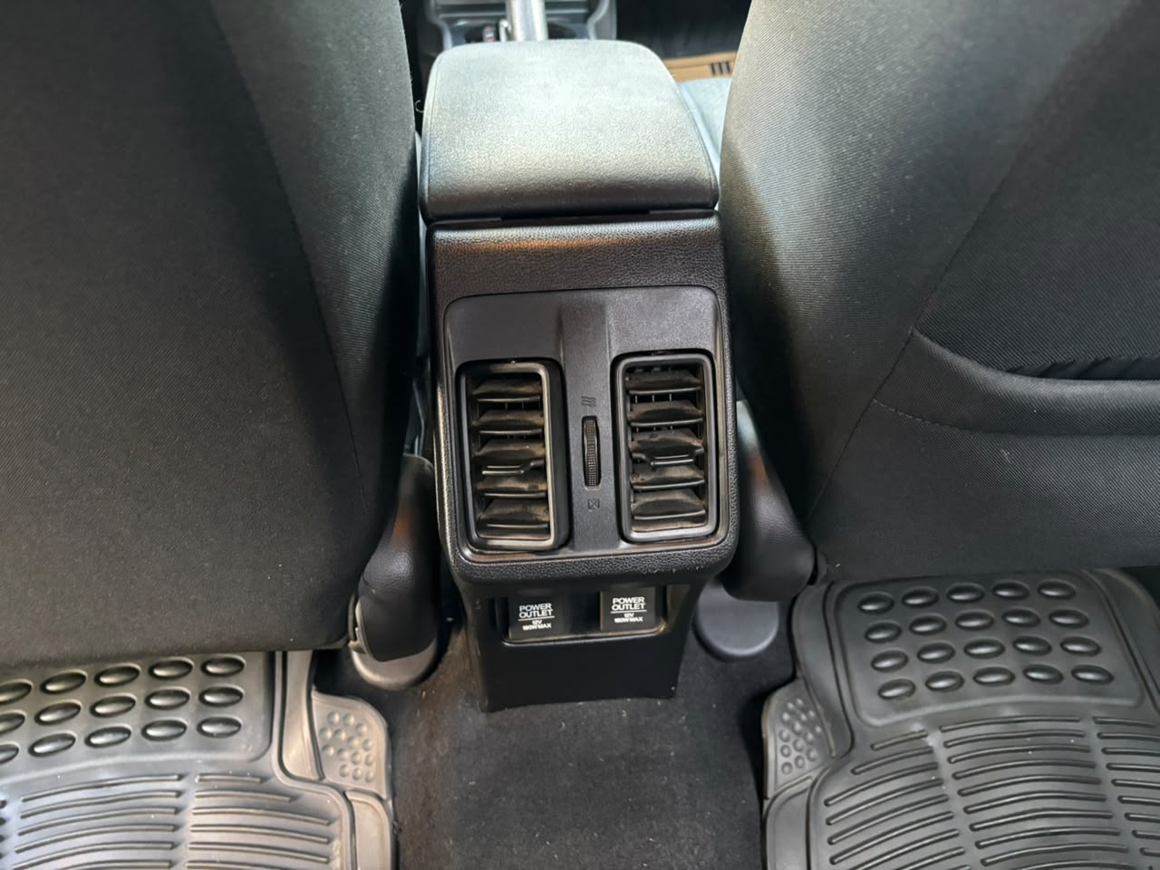 Honda City — foto 19 de 27