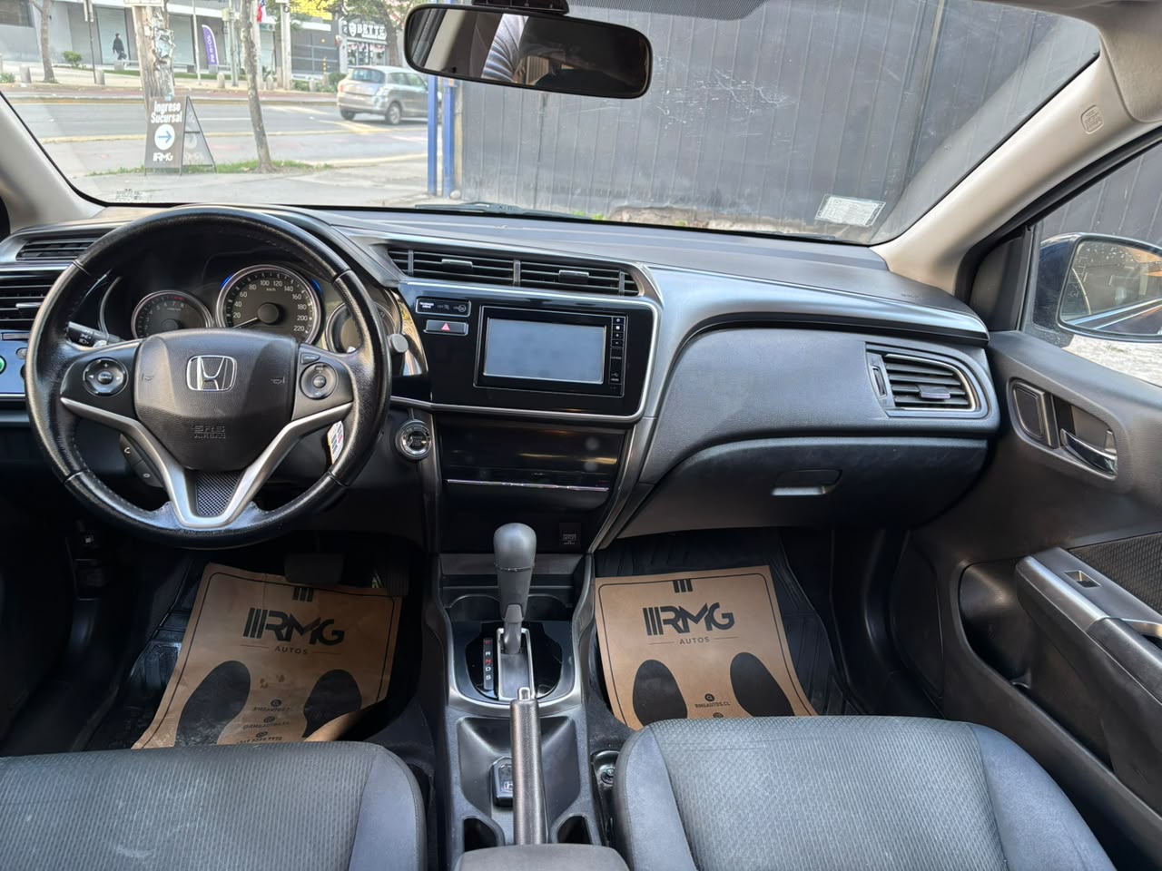 Honda City — foto 22 de 27
