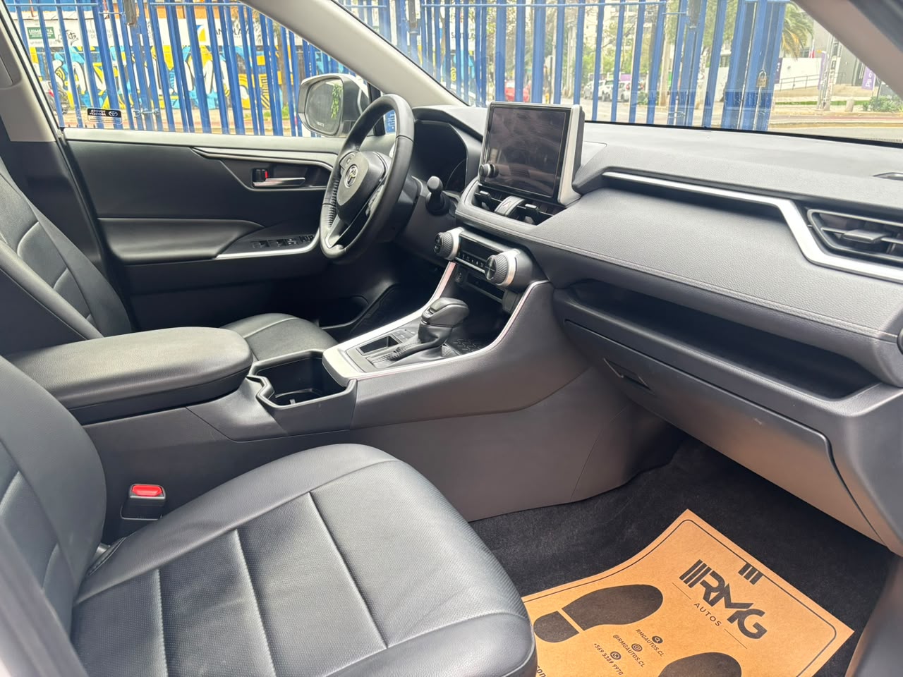 Toyota RAV4 — foto 20 de 33