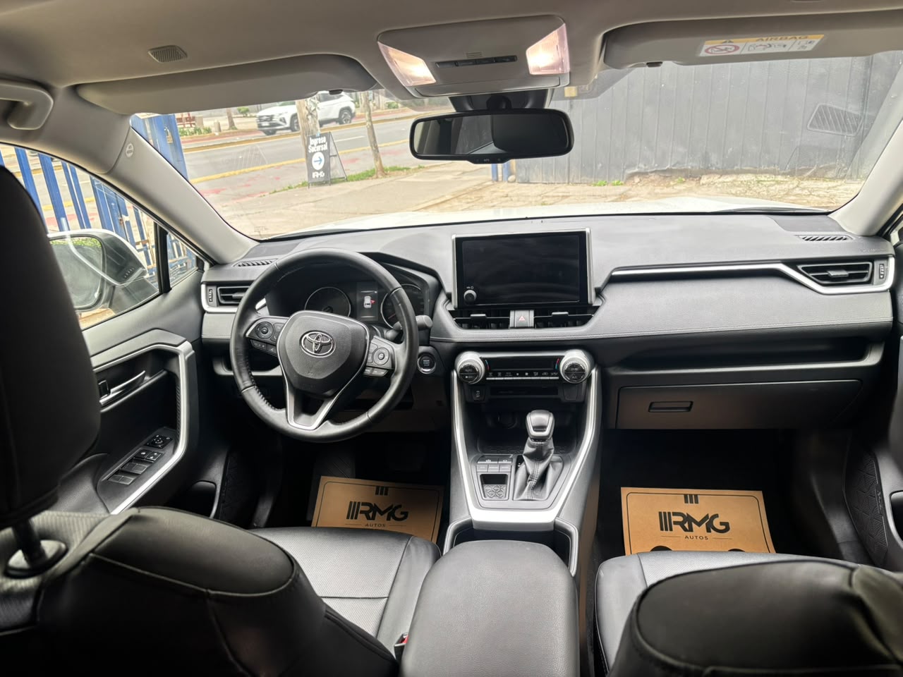 Toyota RAV4 — foto 21 de 33