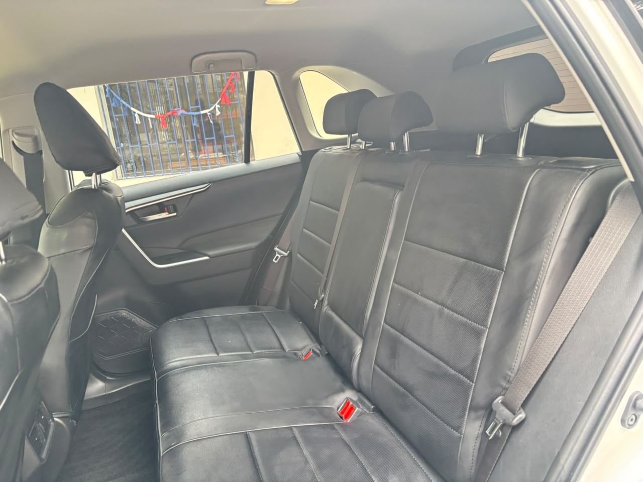 Toyota RAV4 — foto 27 de 33