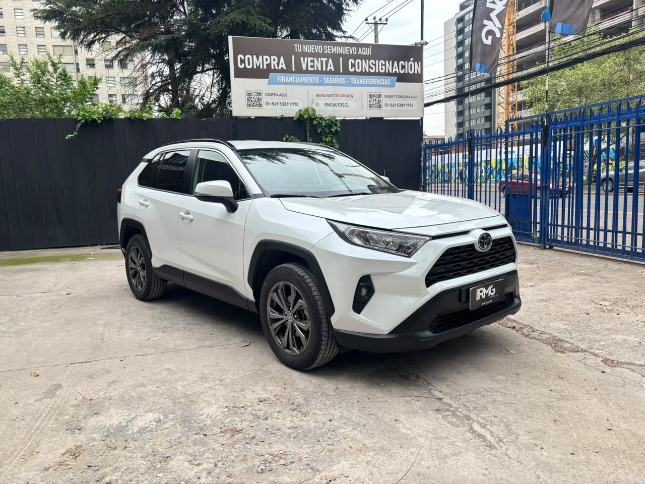 Toyota RAV4 — foto 7 de 33