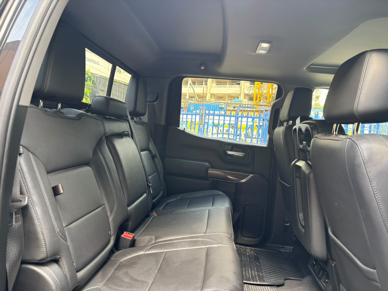 Chevrolet Silverado — foto 10 de 19