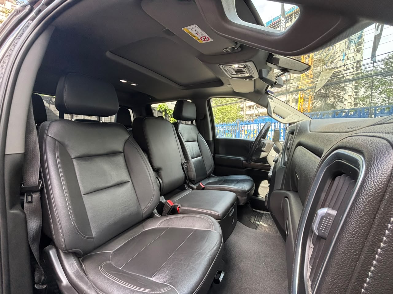 Chevrolet Silverado — foto 11 de 19