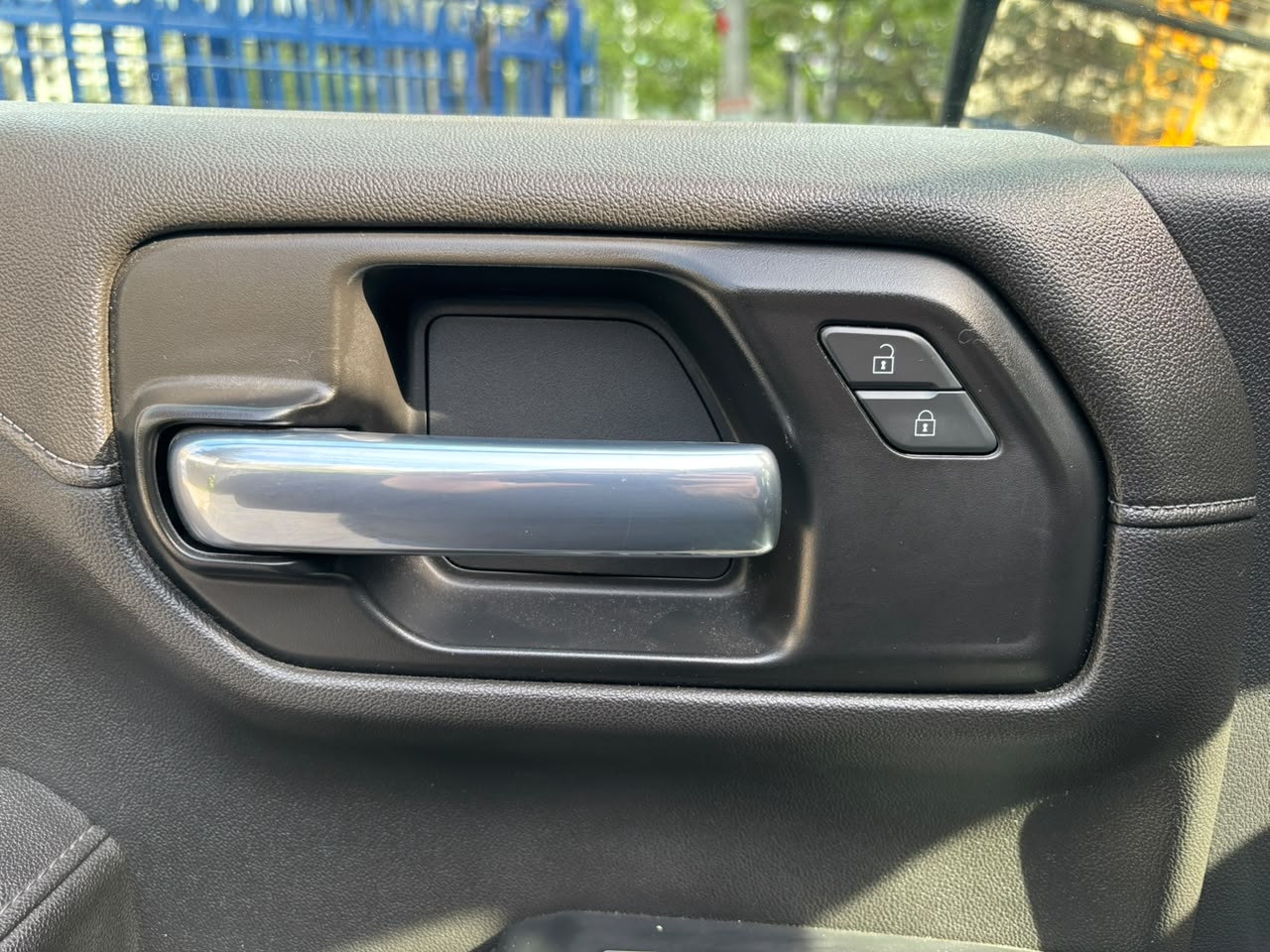 Chevrolet Silverado — foto 16 de 19