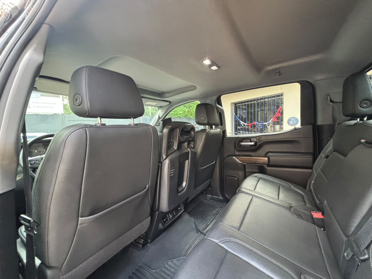 Chevrolet Silverado — foto 18 de 19
