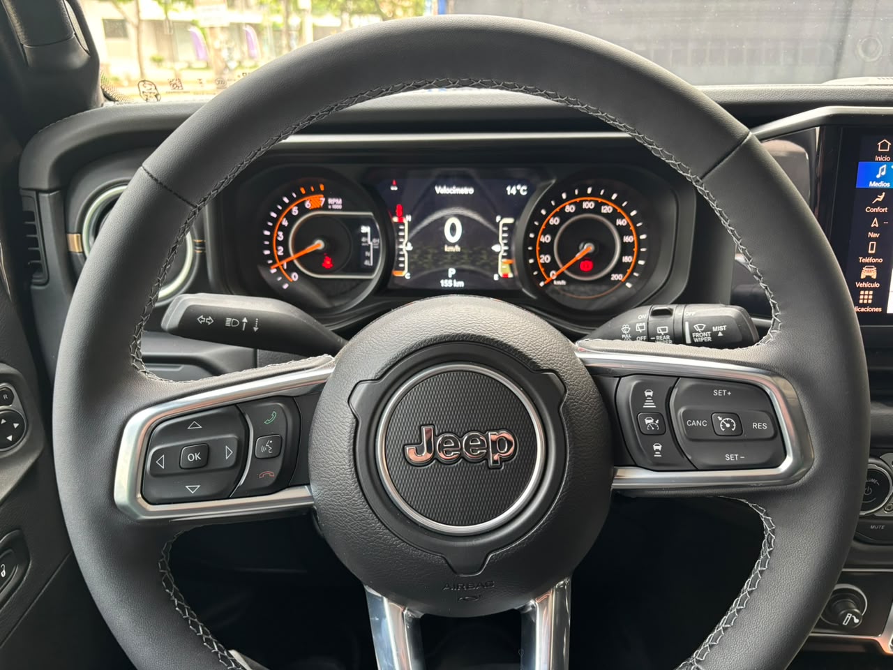 Jeep Wrangler — foto 18 de 34