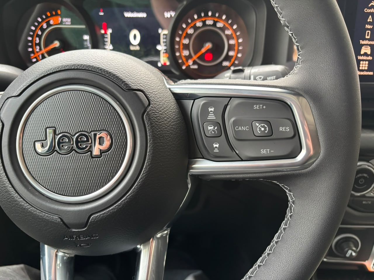 Jeep Wrangler — foto 19 de 34