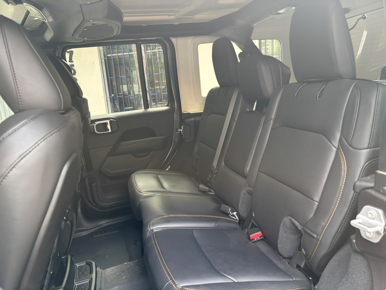Jeep Wrangler — foto 26 de 34