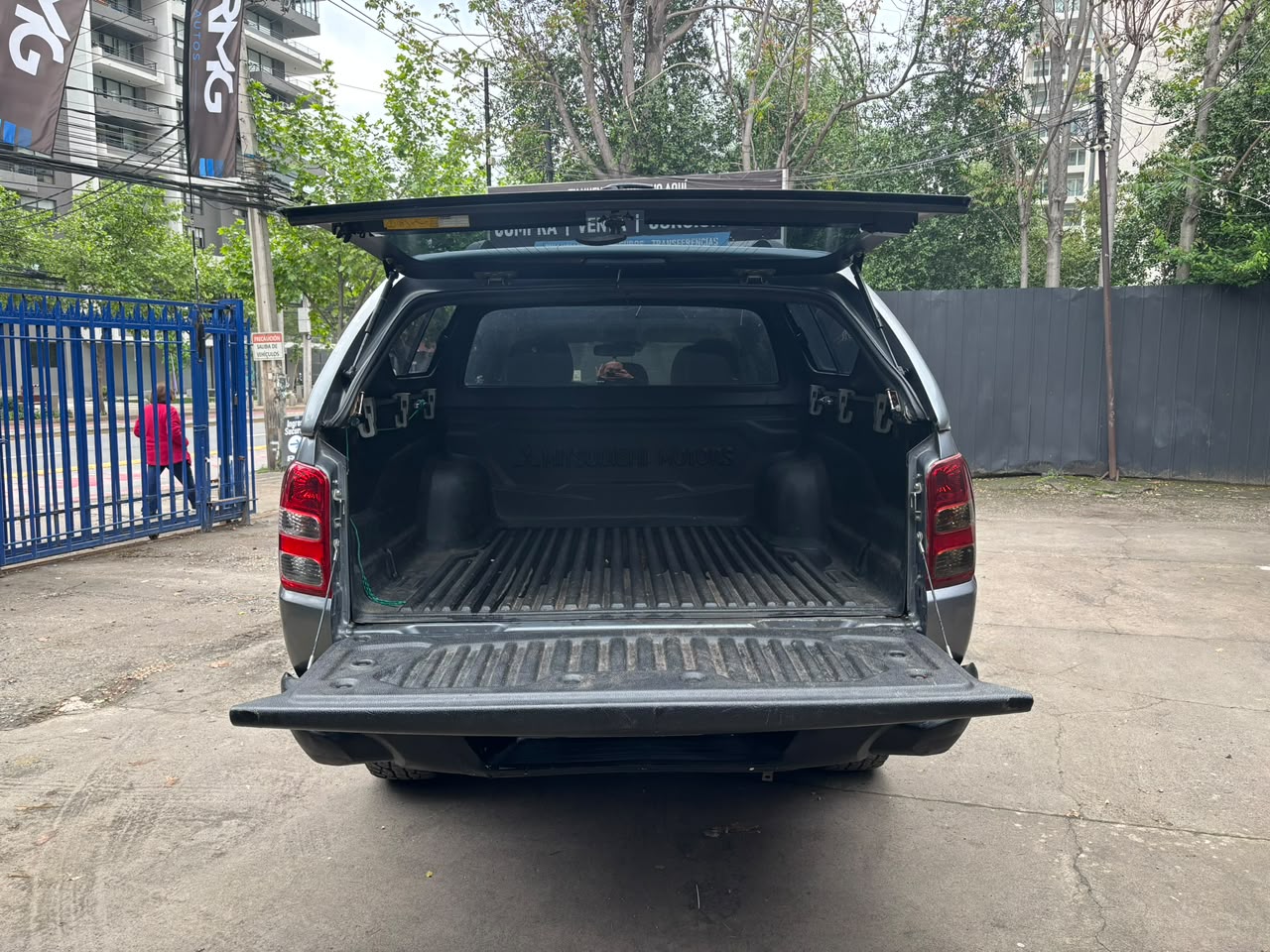 Mitsubishi L200 — foto 11 de 23