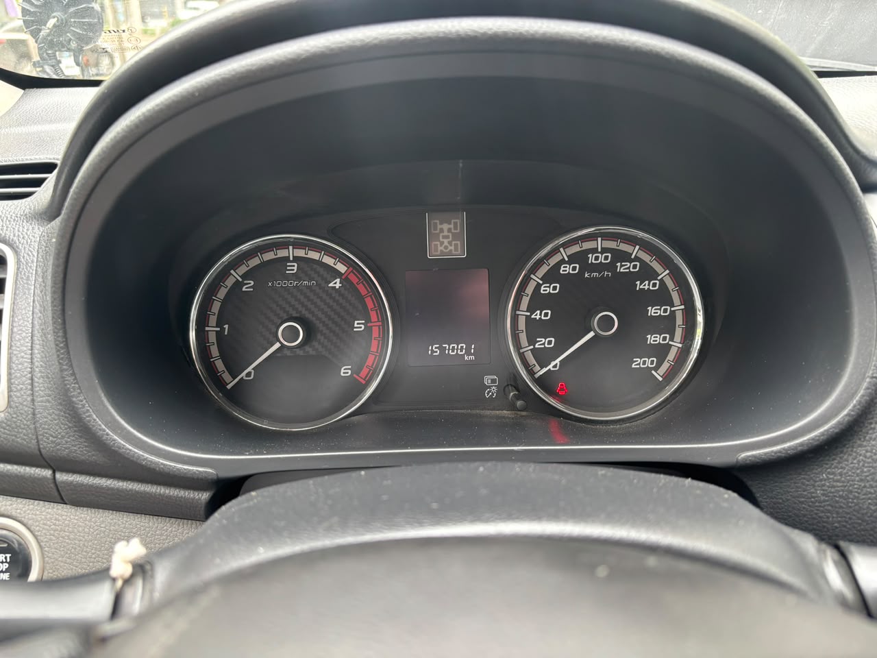 Mitsubishi L200 — foto 15 de 23