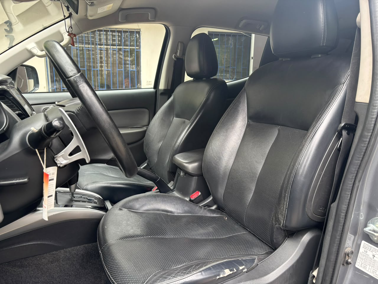Mitsubishi L200 — foto 18 de 23