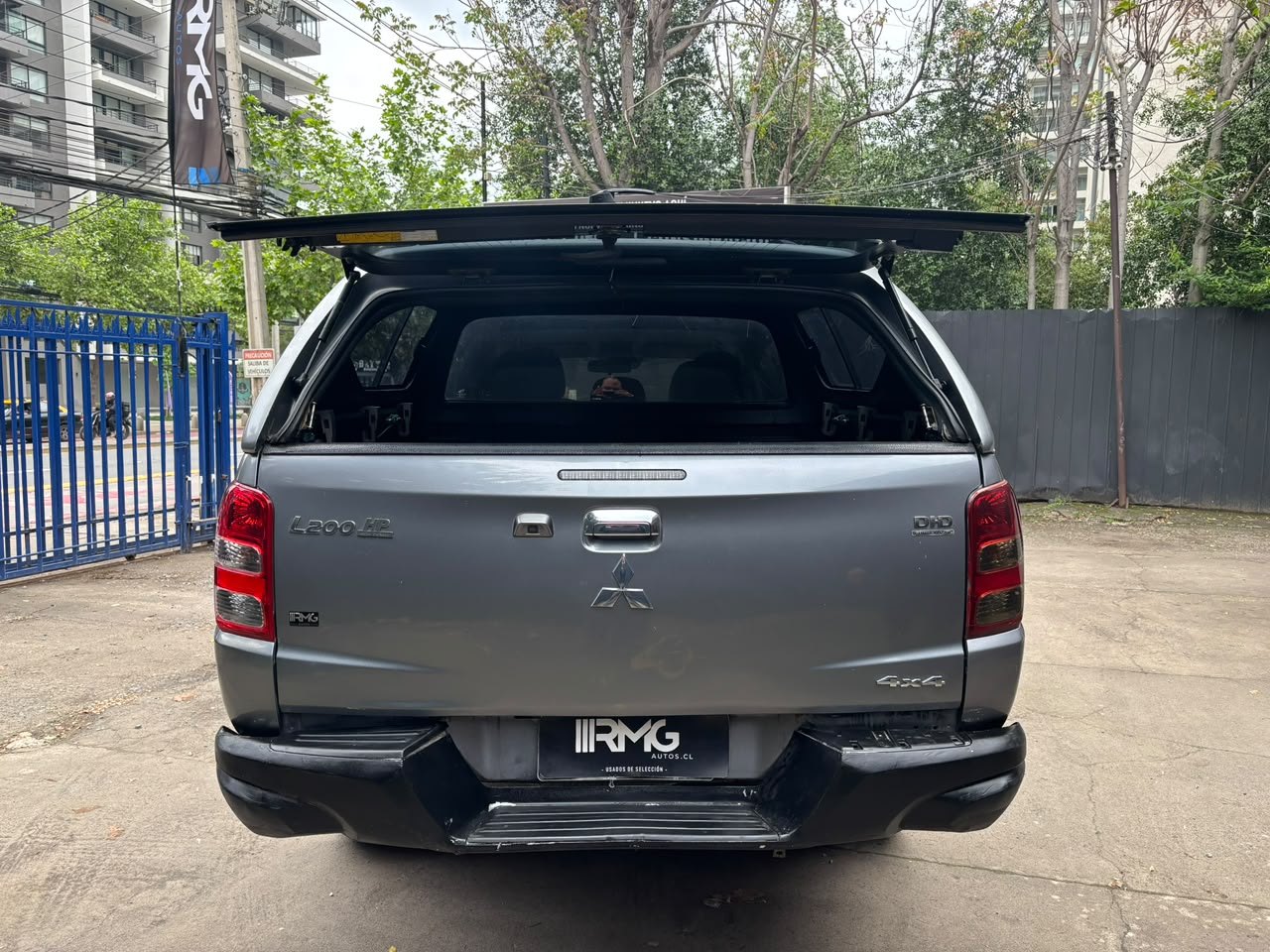 Mitsubishi L200 — foto 12 de 23
